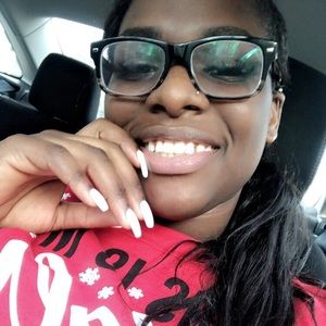 Meet your Posher, Leticia